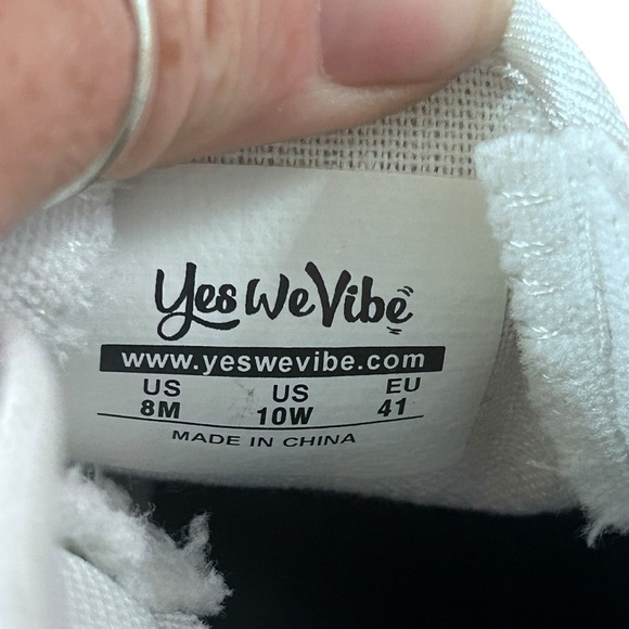 Colorful Women's Slip-On Flats - Picture 8 of 8